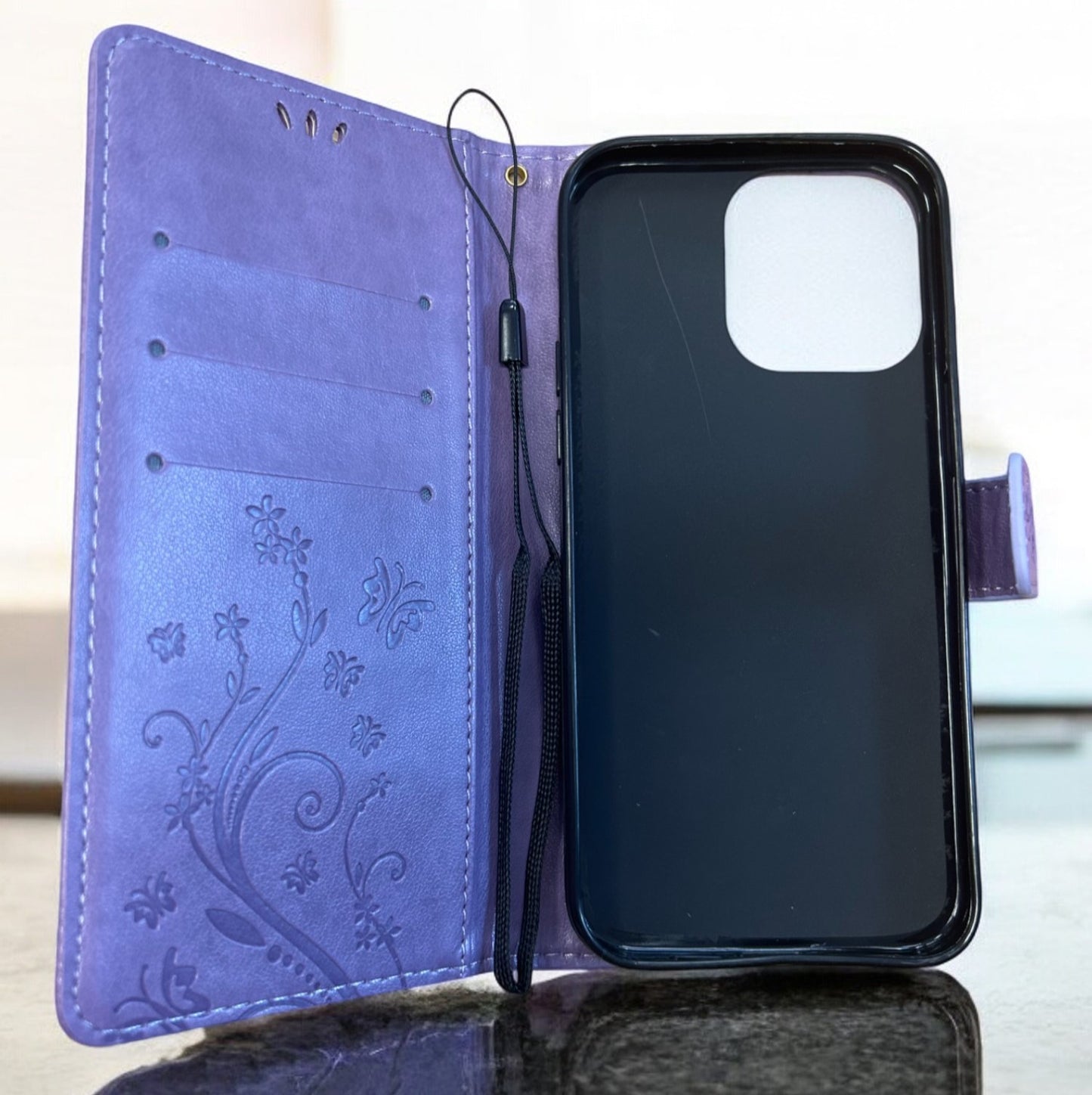 Preklopna torbica "Tree" za iPhone 15 Pro Max – Infostyle