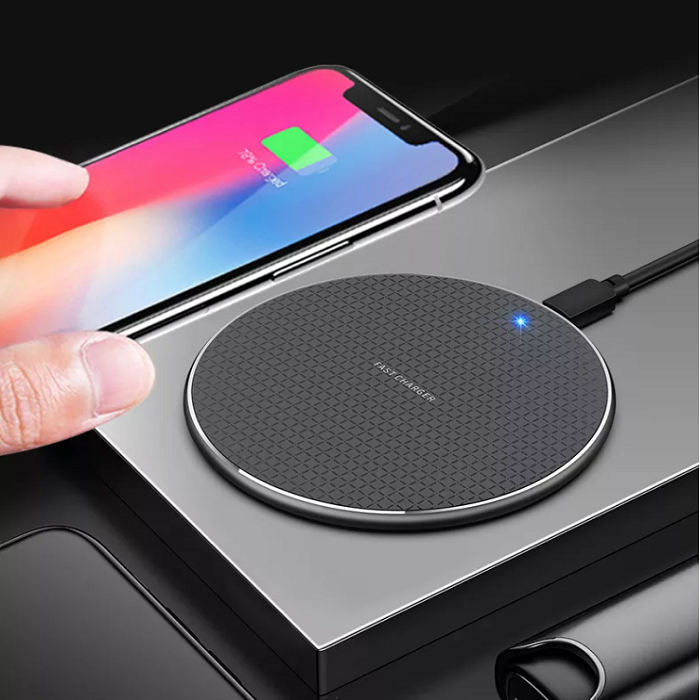 Brezžični polnilec Fast Charger - Črna