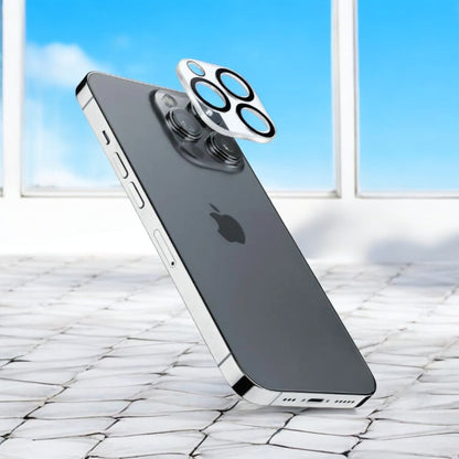 Zaščita za kamero s črno obrobo za iPhone 15 Pro/iPhone 15 Pro Max – Infostyle