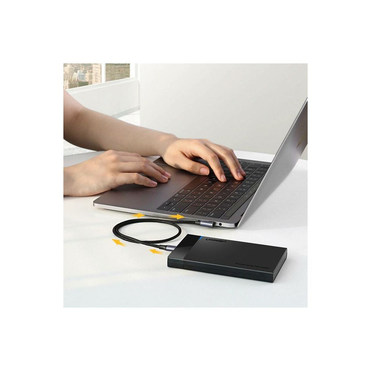 UGREEN USB-C na USB-C kabel 60W s 90° kutnim priključkom – 2 m