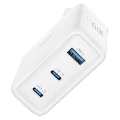 XO CE35 100W PD stenski polnilnik z 2x USB‑C in 1x USB‑A v beli barvi1