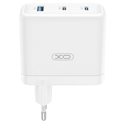 XO CE35 100W PD stenski polnilnik z 2x USB‑C in 1x USB‑A v beli barvi