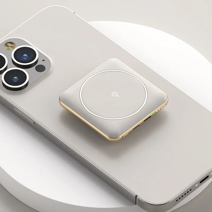 Magnetna polnilna postaja 10.000mAh